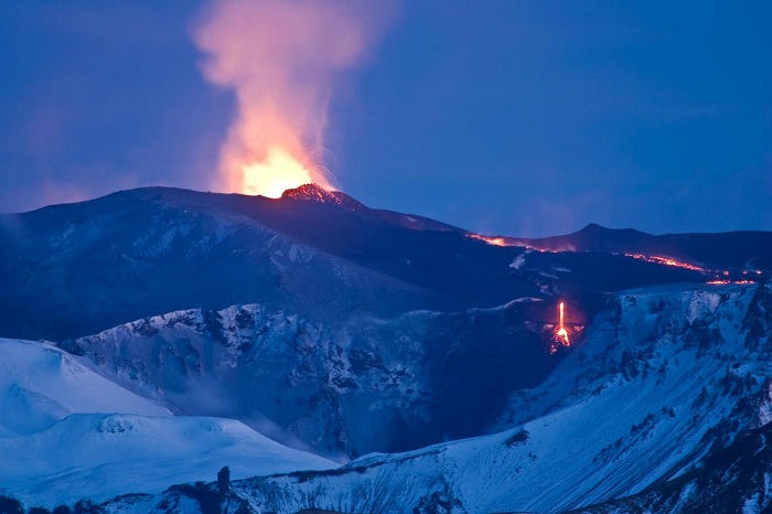 Iceland`s largest volcano set to erupt after biggest tremors in 40 years